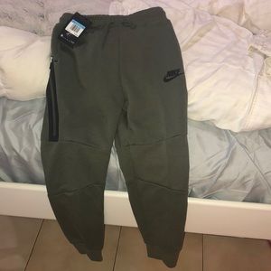 BRAND NEW NIKE BOYS JOGGERS